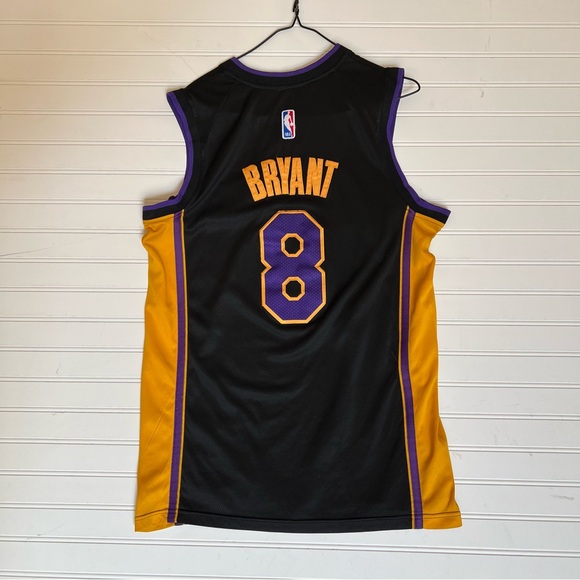Los Angeles Lakers Kobe Bryant Black Mamba Jersey #8 Retired Size L - Picture 2 of 7